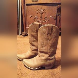 Durango women's cowgirl boots pointy toe tan size 7.5